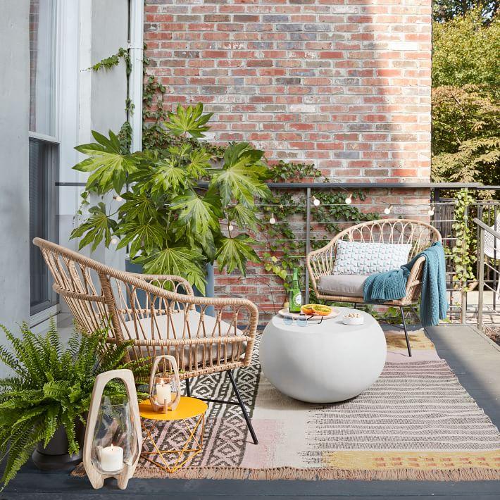 how to choose the right outdoor furniture